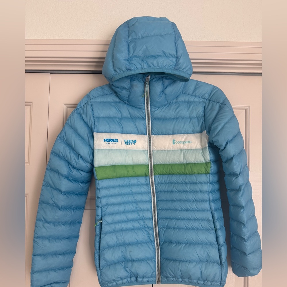 Cotopaxi hooded puffy down jacket. Small